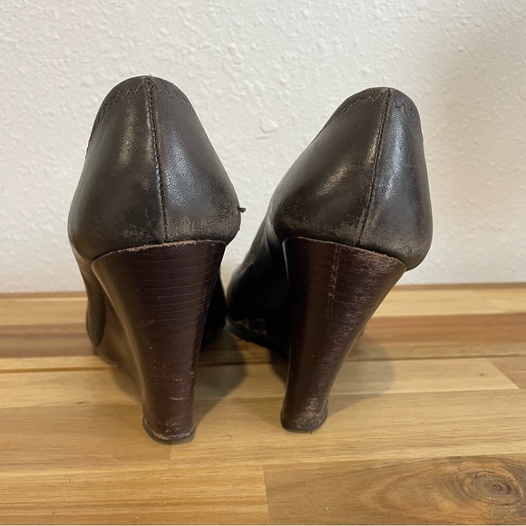 TORY BURCH Sophie Brown Leather Wedge - Picture 7 of 8